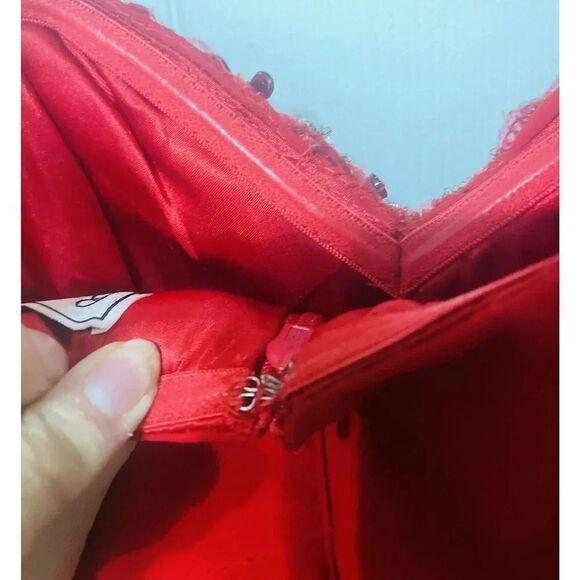 Bee Darlin Formal Red Dress Size 1/2‎ - Picture 6 of 7